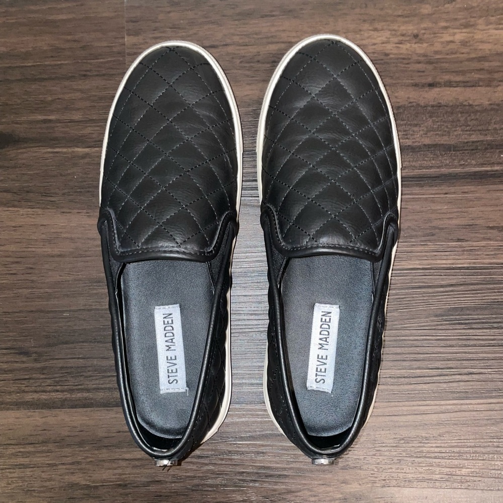 Steve Madden ECENTRCQ BLACK - quilted women’s sneaker shoes. Size 7.5